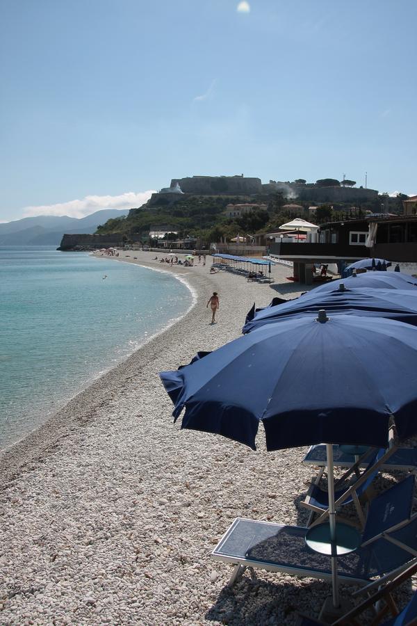 Hotel Villa Ombrosa Portoferraio Quarto foto